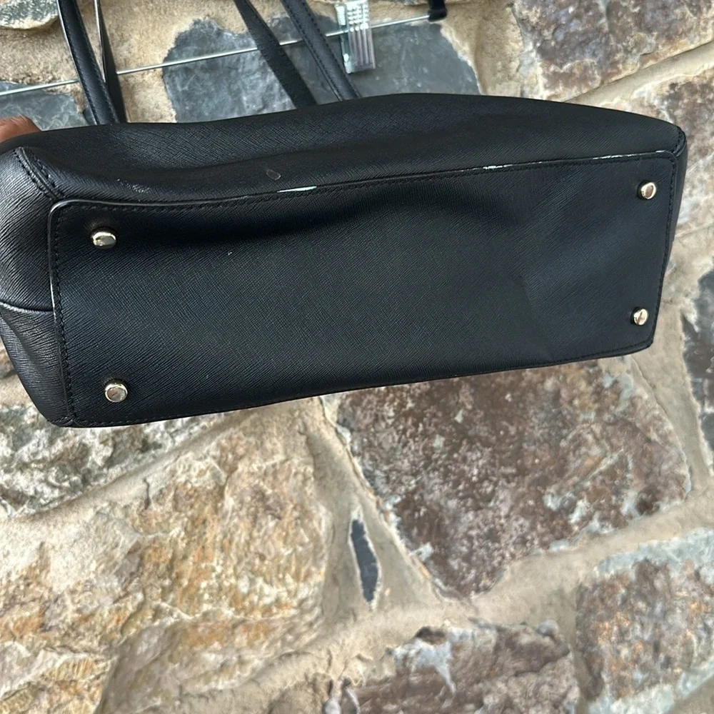 Kate Spade New York Cedar Street Maise Shoulder Bag in Black Saffiano Leather